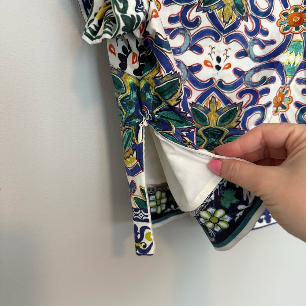 ANTONIO MELANI Blue and Pink Flutter Sleeve Crop Blouse - Picture 4 of 5
